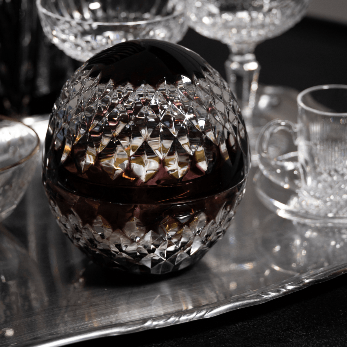 Flamme - Bonbonnière boule - Cristallerie de Montbronn-Bonbonnière boule